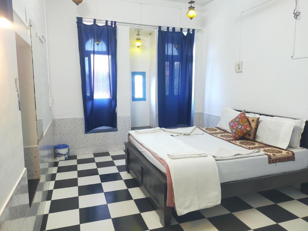 Dylan Cafe And Guest House Τζοντχπούρ Εξωτερικό φωτογραφία