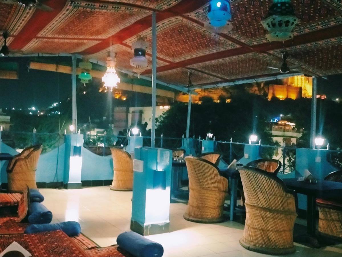 Dylan Cafe And Guest House Τζοντχπούρ Εξωτερικό φωτογραφία
